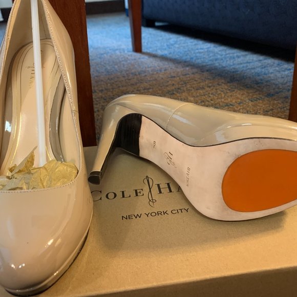 Cole Haan Chelsea Nike Air Tan Patent Leather Heel - Picture 3 of 3